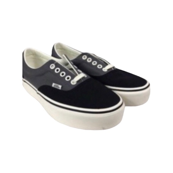 NWOB VANS. Classic Grey/Black Canvas Lace Up Sneaker, Men’s Size 6.5